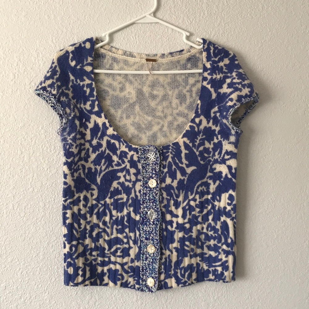 Free People blue and white sweater top